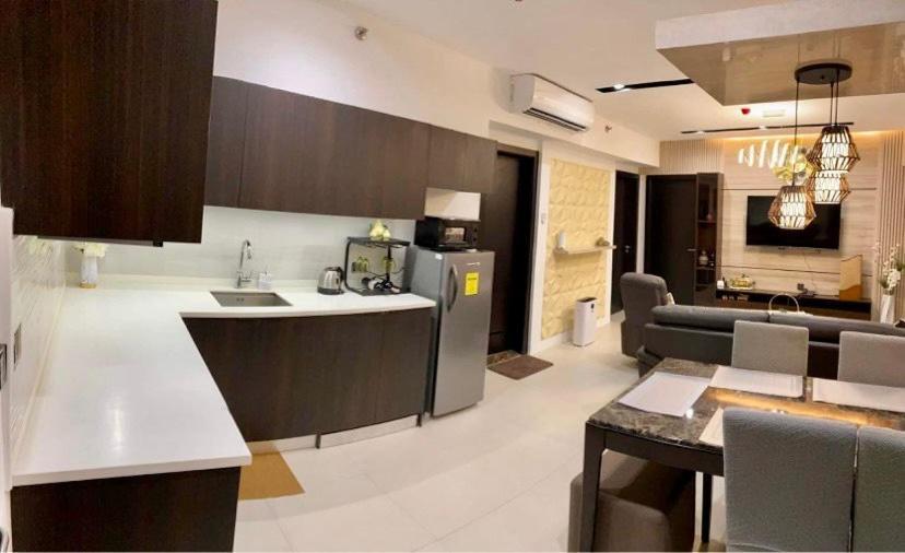 Aeon Towers Executive Suite 2Br 18Th Floor Davao ภายนอก รูปภาพ